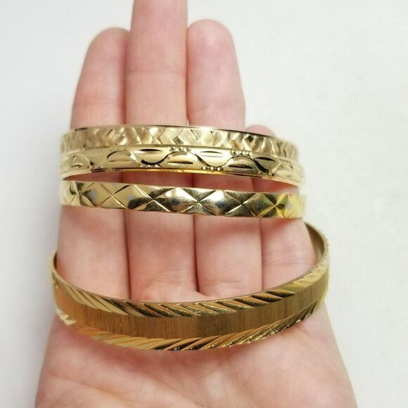 Vintage Bundle 4 Gold Tone Bangle Bracelet, Stacking Textured Retro Estate - Picture 2 of 7
